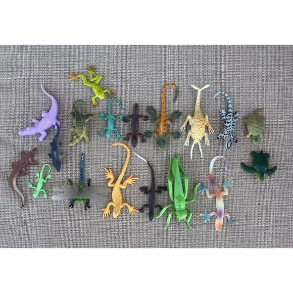 Lot Of 89 Plastic Toy Dinosaurs & Animals Various Brands And Sizes 2.5 Lbs - Picture 8 of 8